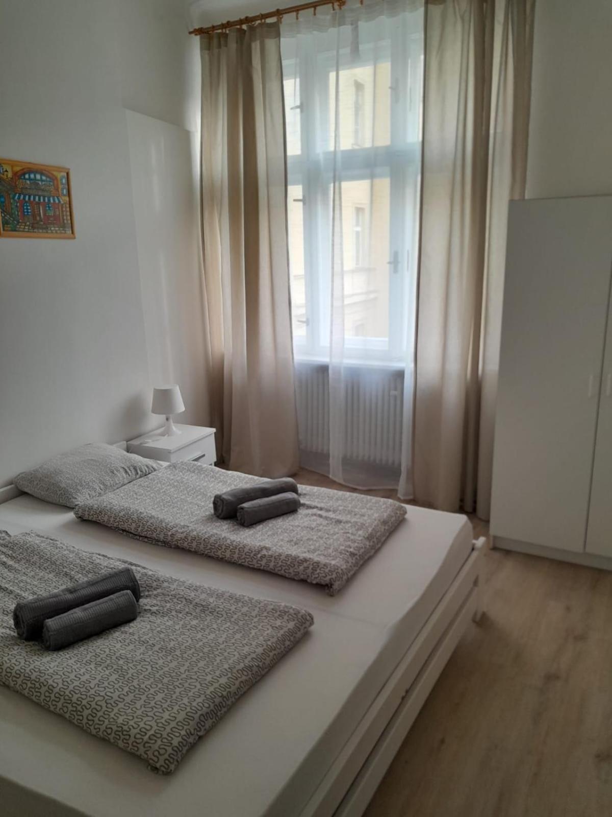 Lubert Apartmany S.R.O Прага Екстериор снимка