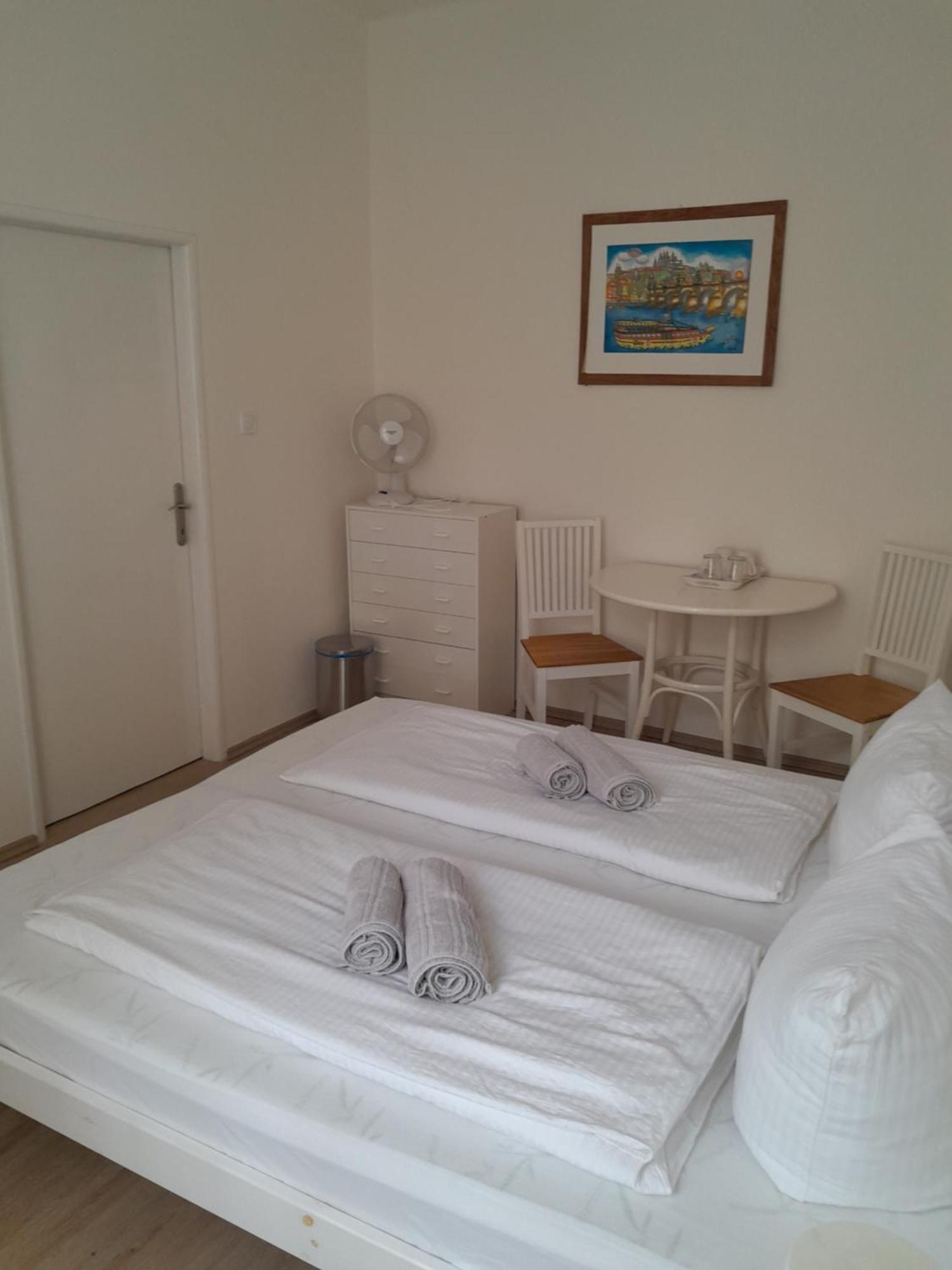 Lubert Apartmany S.R.O Прага Екстериор снимка